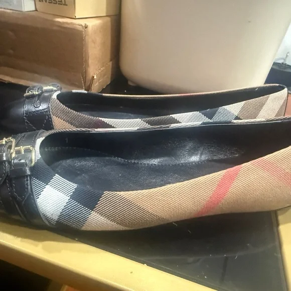 Burberry Check Ballet Flats - EU 40 (US 9-9.5) - Like New - Picture 3 of 4